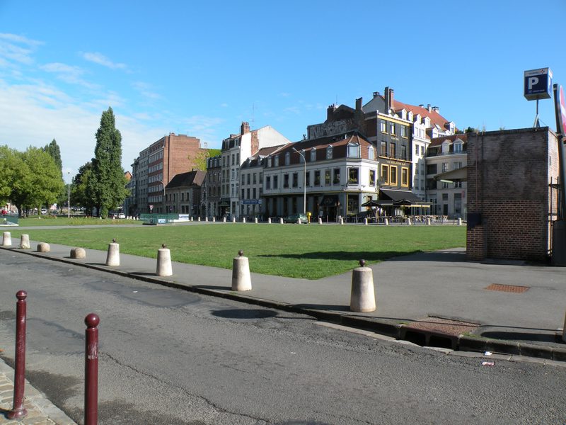  Place Bettignies
